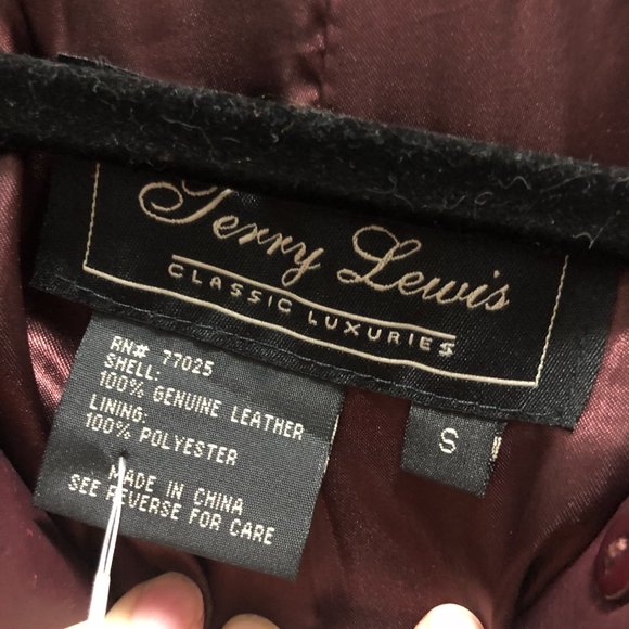 NWOT Terry Lewis Classic Luxuries Jackets & Coats | Like New Vintage Terry Lewis - Picture 4 of 7